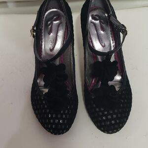 Poetic License of London Black rosette maryjane sz 6.5 Preowned